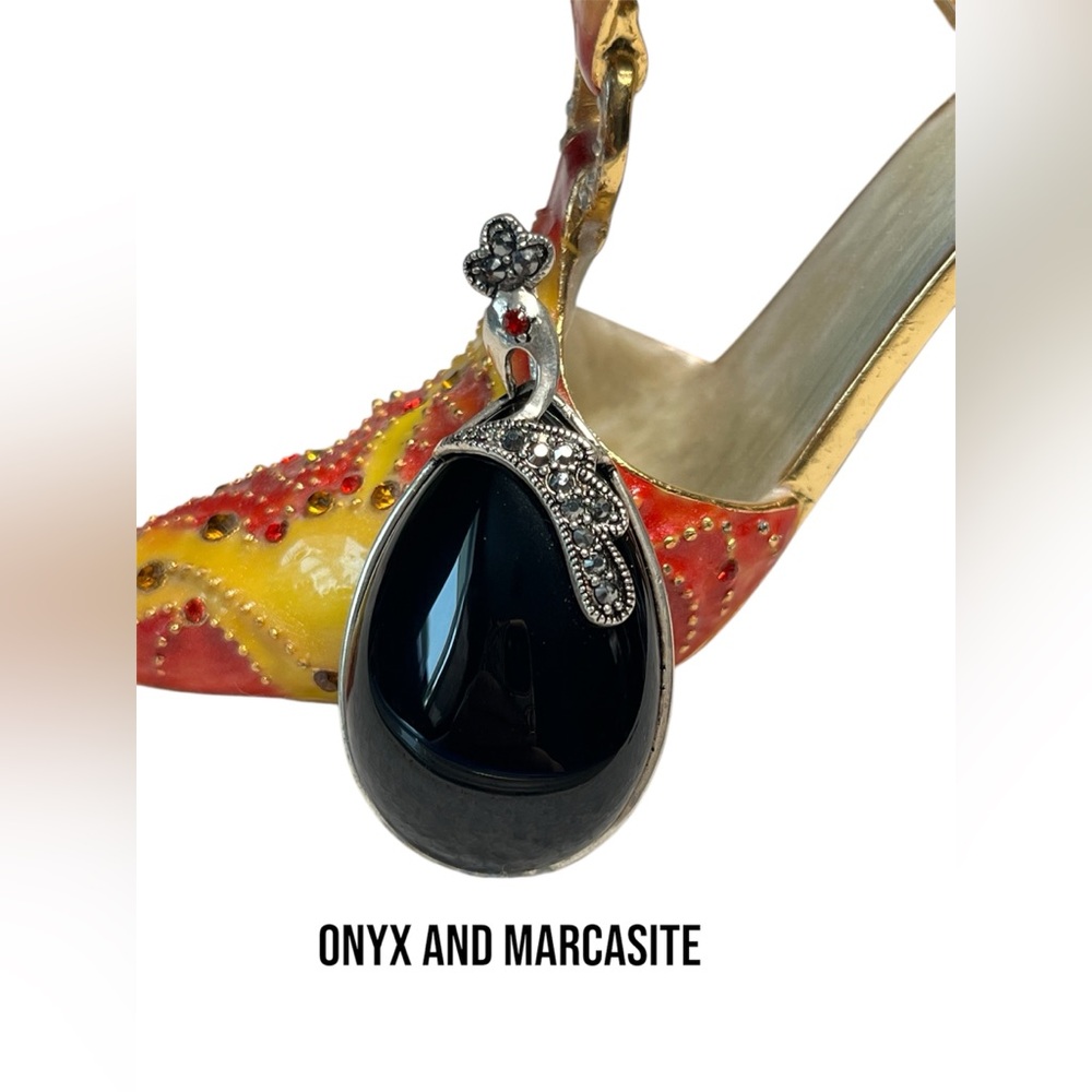 Shiny Silver swan/bird black onyx with marcasite pendant-NEW